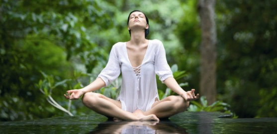 » Советуют начать с практик «Body & Mind» - то есть «Тело и Разум»: йога, медитация, пилатес и др